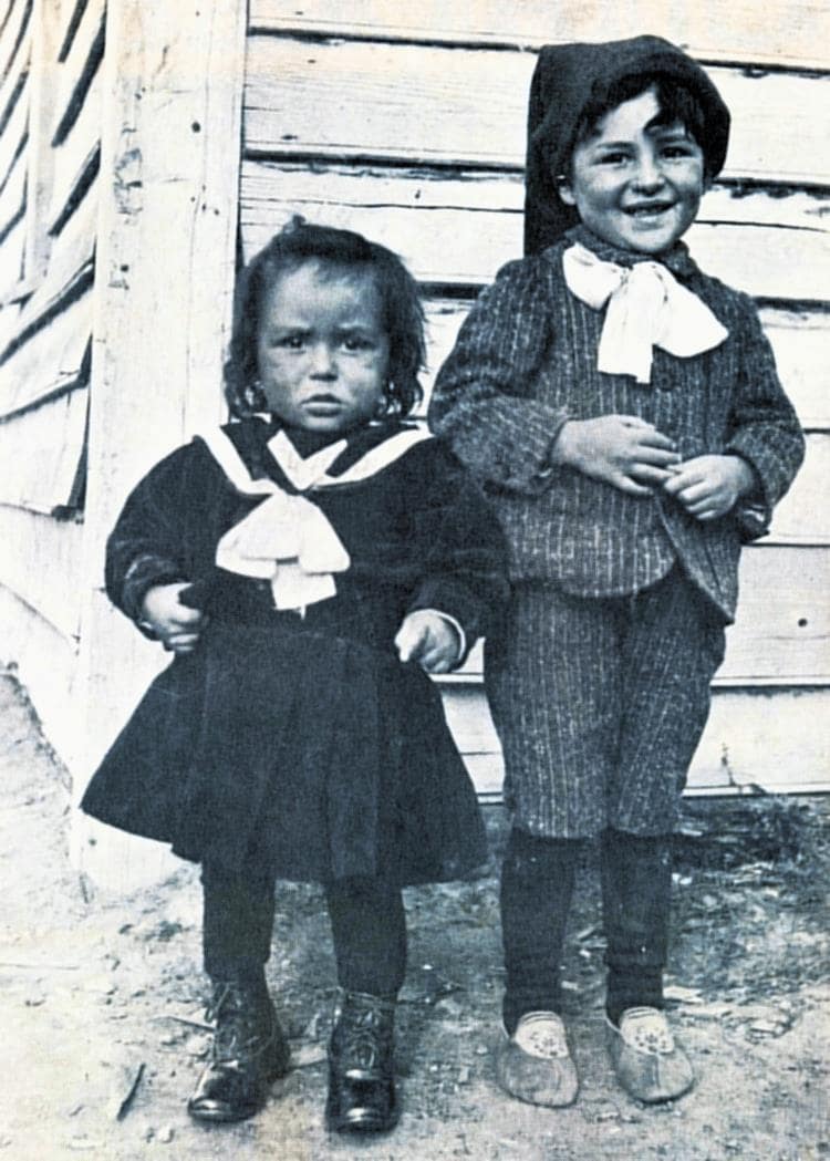 Metis Children at Ile-a-la-Crosse, Saskatchewan, 1908.