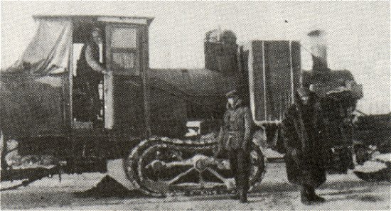Dinkey Engine with load and crew.