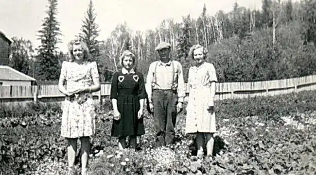 (L-R) Mary, Marjorie, Halvor and Ann Ausland, in the Garden at Deep River, circa 1943.