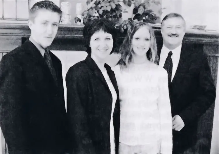 Darren, Roxanne. Sara and Grant.