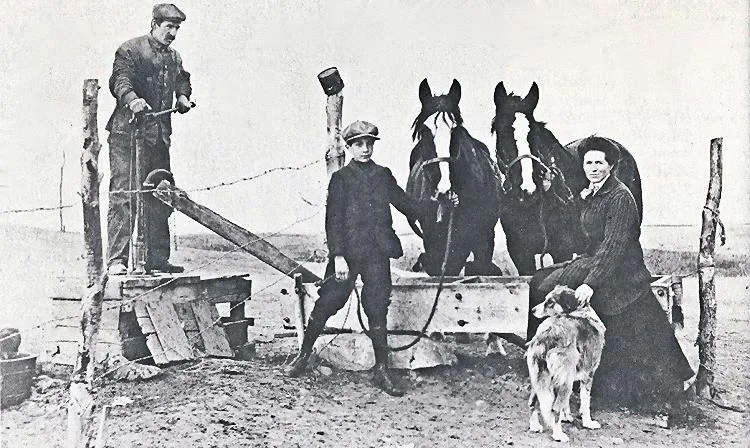 W.G. Palmer, Mrs. Palmer.