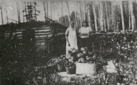 Mrs. Carrie Milligan and daughter Viola.