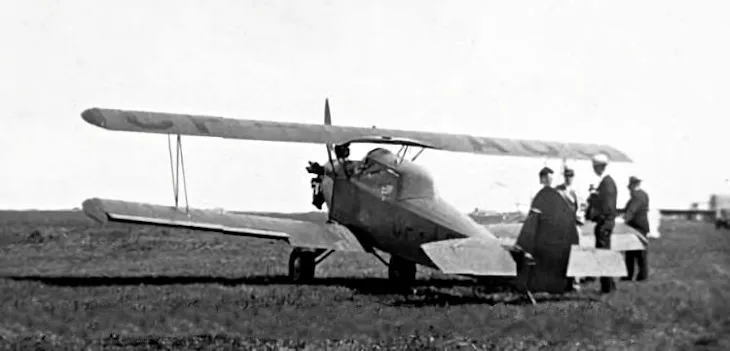 Aircraft CF-AOP.